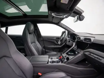 Urus S 23  B&O PANO MASSAGE NACHTSICHT PARK-ASSI