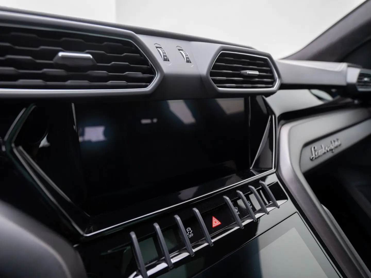 Urus S 23  B&O PANO MASSAGE NACHTSICHT PARK-ASSI