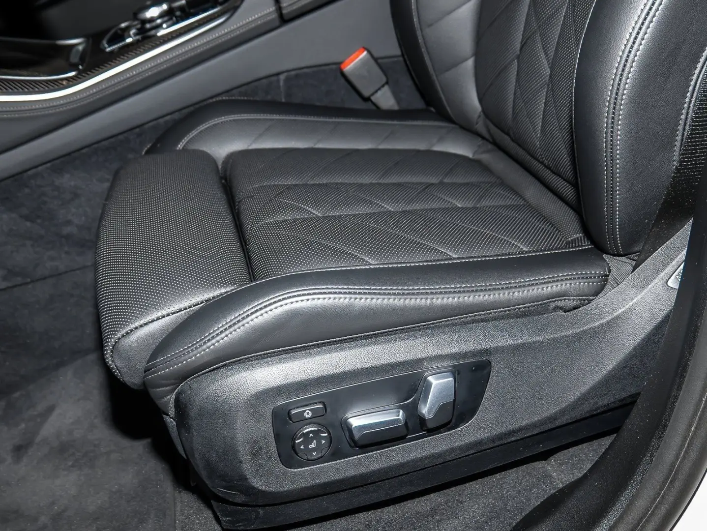 X5 xDrive30d M Sport TemperedCupHolder CarbonFiber 22
