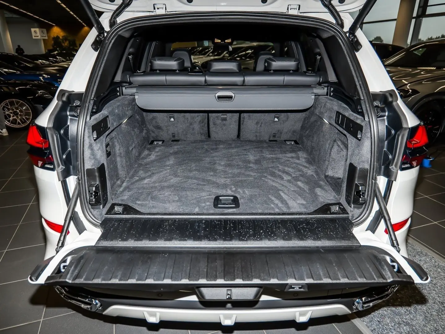 X5 xDrive30d M Sport TemperedCupHolder CarbonFiber 22