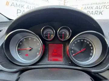 Opel Insignia – 2011