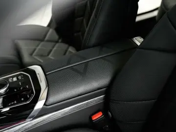 740d xDrive B&W Belüftung Autobahnass. Massage