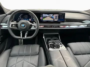 740d M Sport Pro HUD B W 360  Stdhz