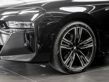 740d xDrive M Sport Pro LC Prof. Standhzg. Aktiv