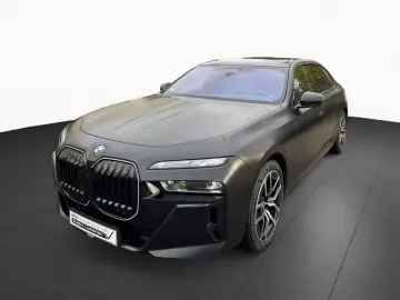 740d M-Sport INDIVIDUAL Fond-Entertainment SkyL