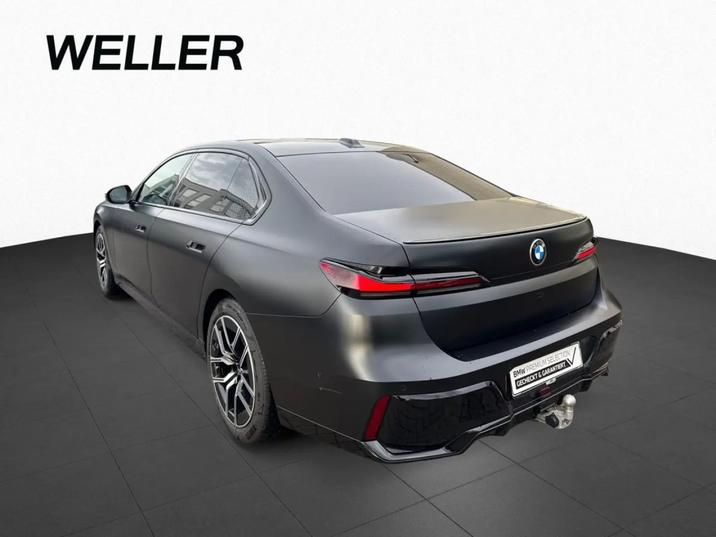 740d M-Sport INDIVIDUAL Fond-Entertainment SkyL