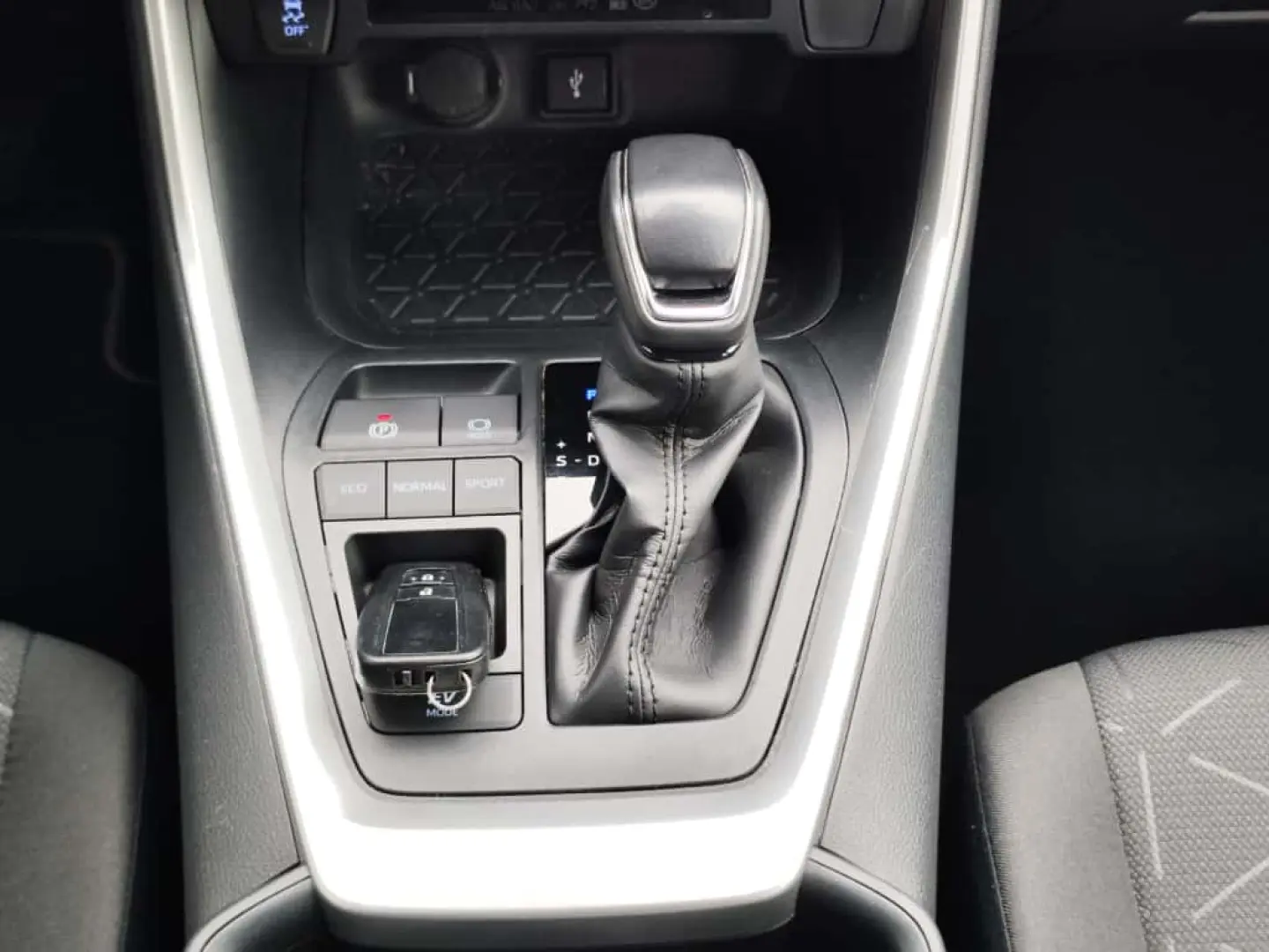 Toyota RAV4 2.5 Hybrid VVT-iE 4x2 Active