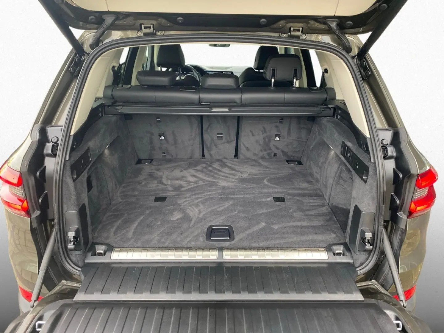 X5 xD 45e DrivAss 2-AchsLuft MemSitz Kam AHK 19