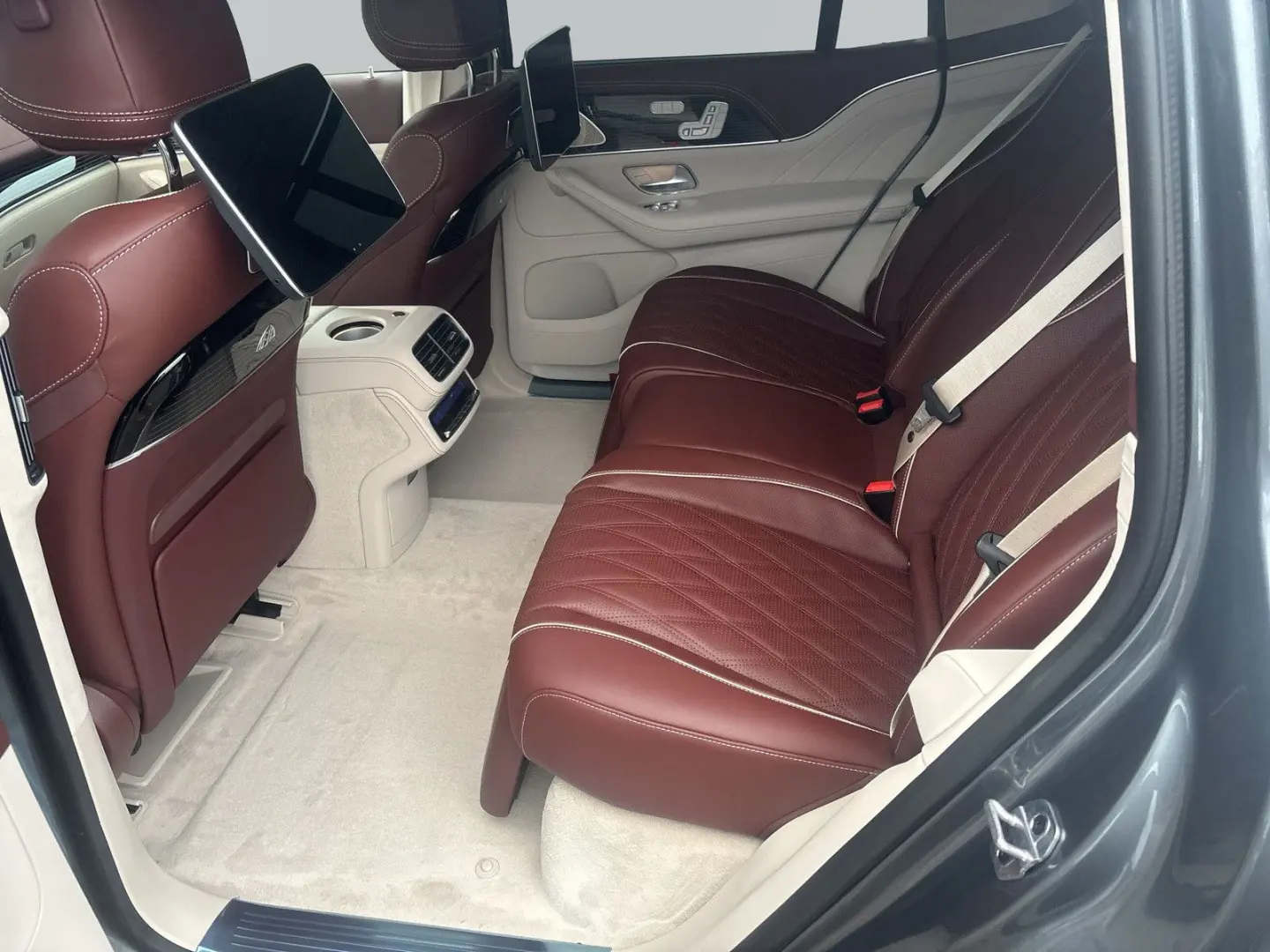 GLS 600 Maybach  5 Seats  MY25  TV  Grey Brown