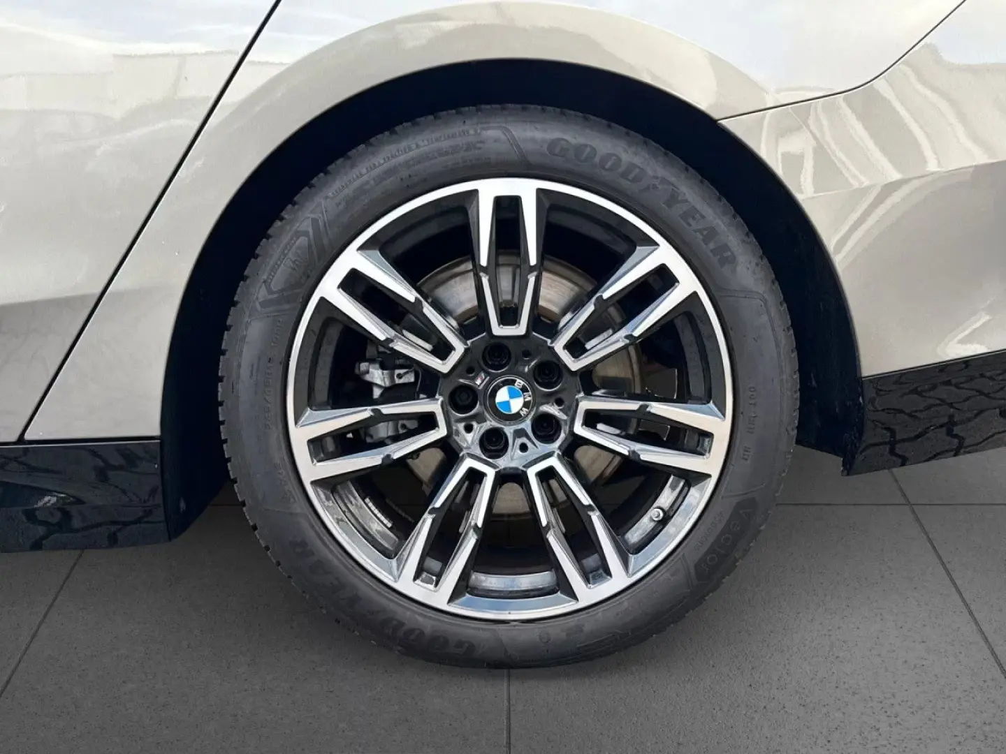 BMW 520 i M Sport AHK AdpLED