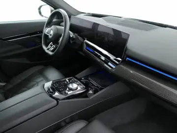 BMW 520 i M Sport AHK AdpLED