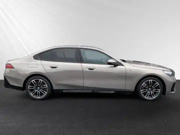 520i  € 1.190 Zubehörbonus M Sport Harman Kardon