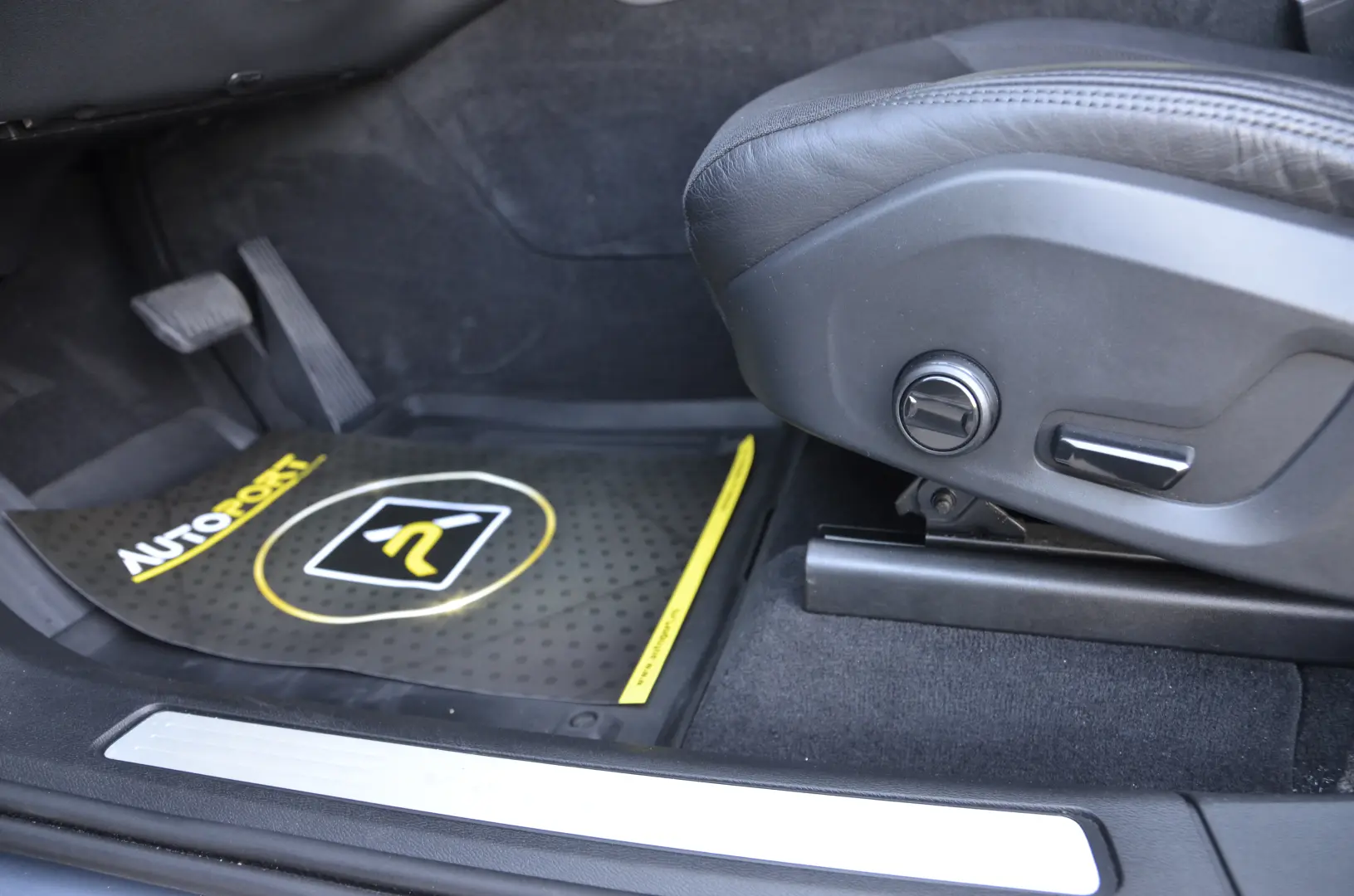 VOLVO XC60 D4 Geartronic Initiate Edition