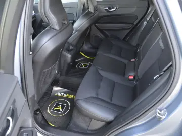 VOLVO XC60 D4 Geartronic Initiate Edition