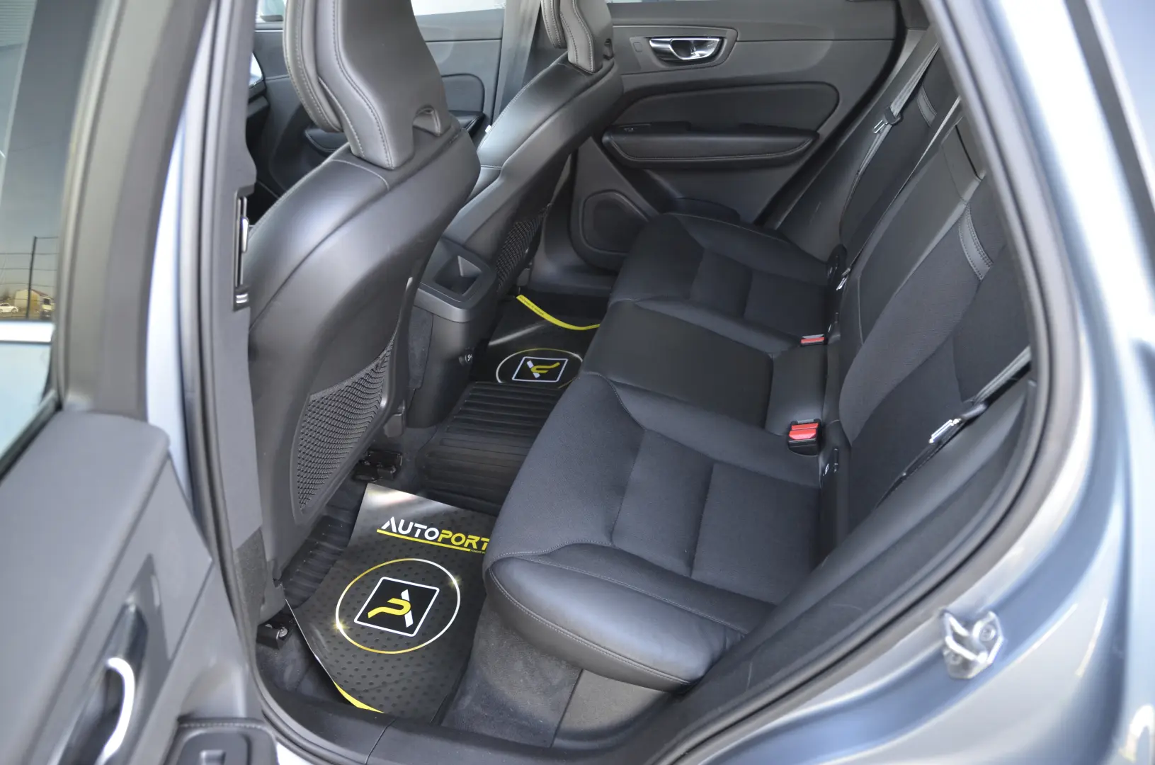 VOLVO XC60 D4 Geartronic Initiate Edition