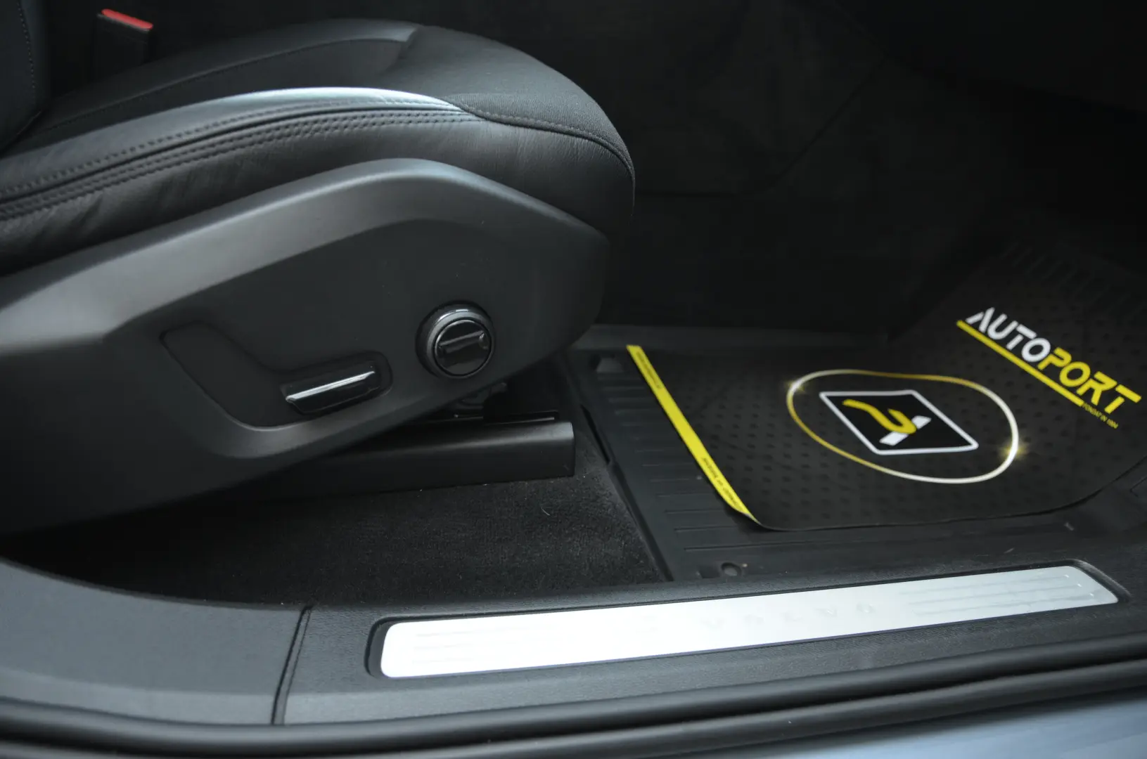 VOLVO XC60 D4 Geartronic Initiate Edition