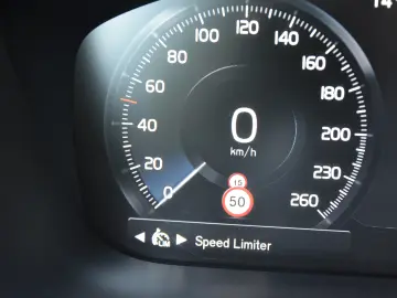 VOLVO XC60 D4 Geartronic Initiate Edition