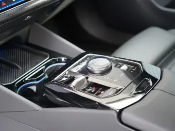 BMW 520 i M Sport ICONIC 360 HEADUP KEY