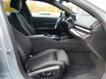 BMW 520 i M Sport ICONIC 360 HEADUP KEY