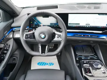 BMW 520 i M Sport ICONIC 360 HEADUP KEY