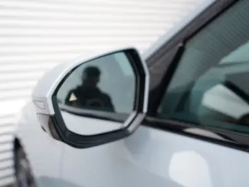 BMW 520 i M Sport ICONIC 360 HEADUP KEY