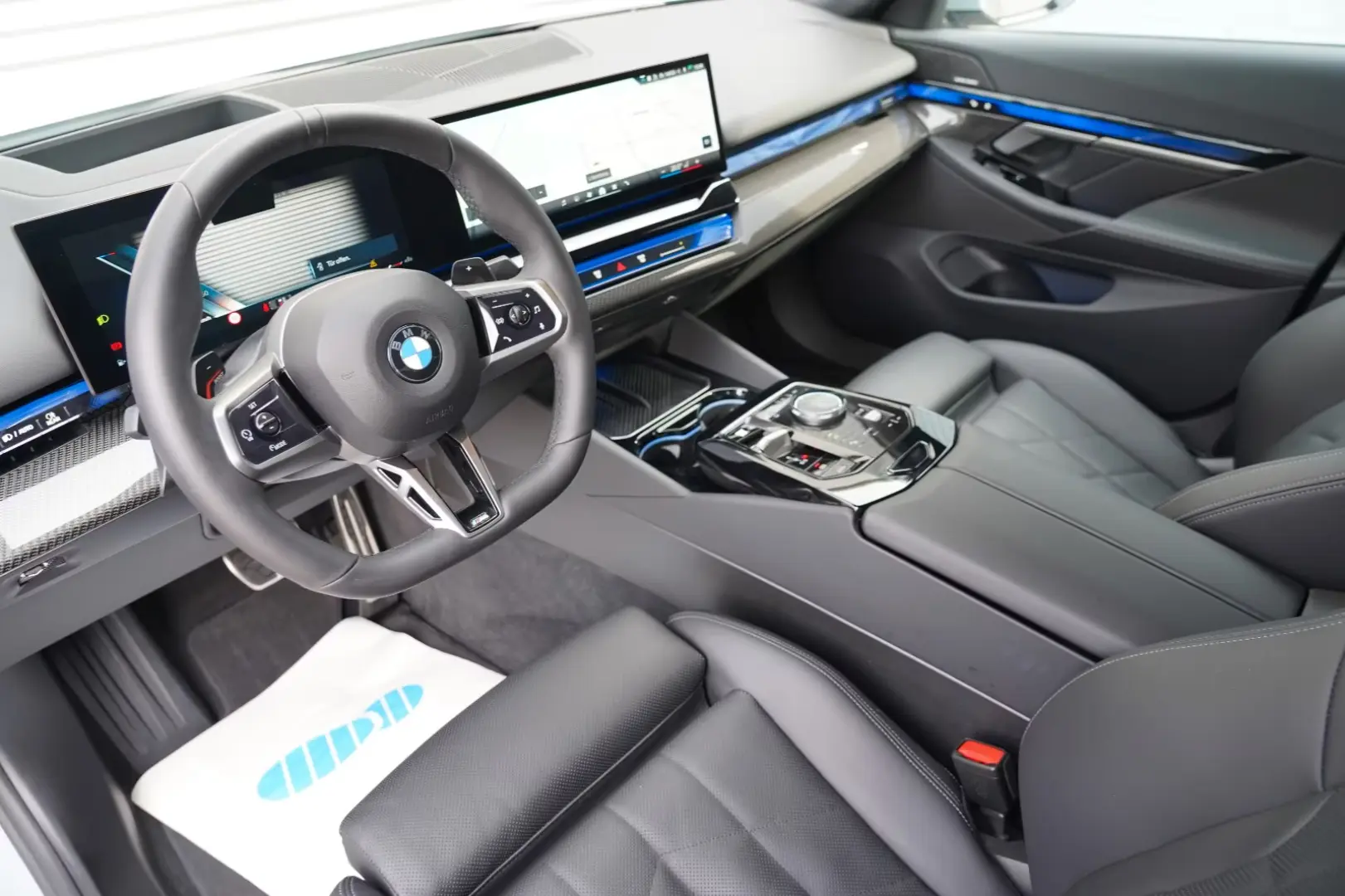 BMW 520 i M Sport ICONIC 360 HEADUP KEY