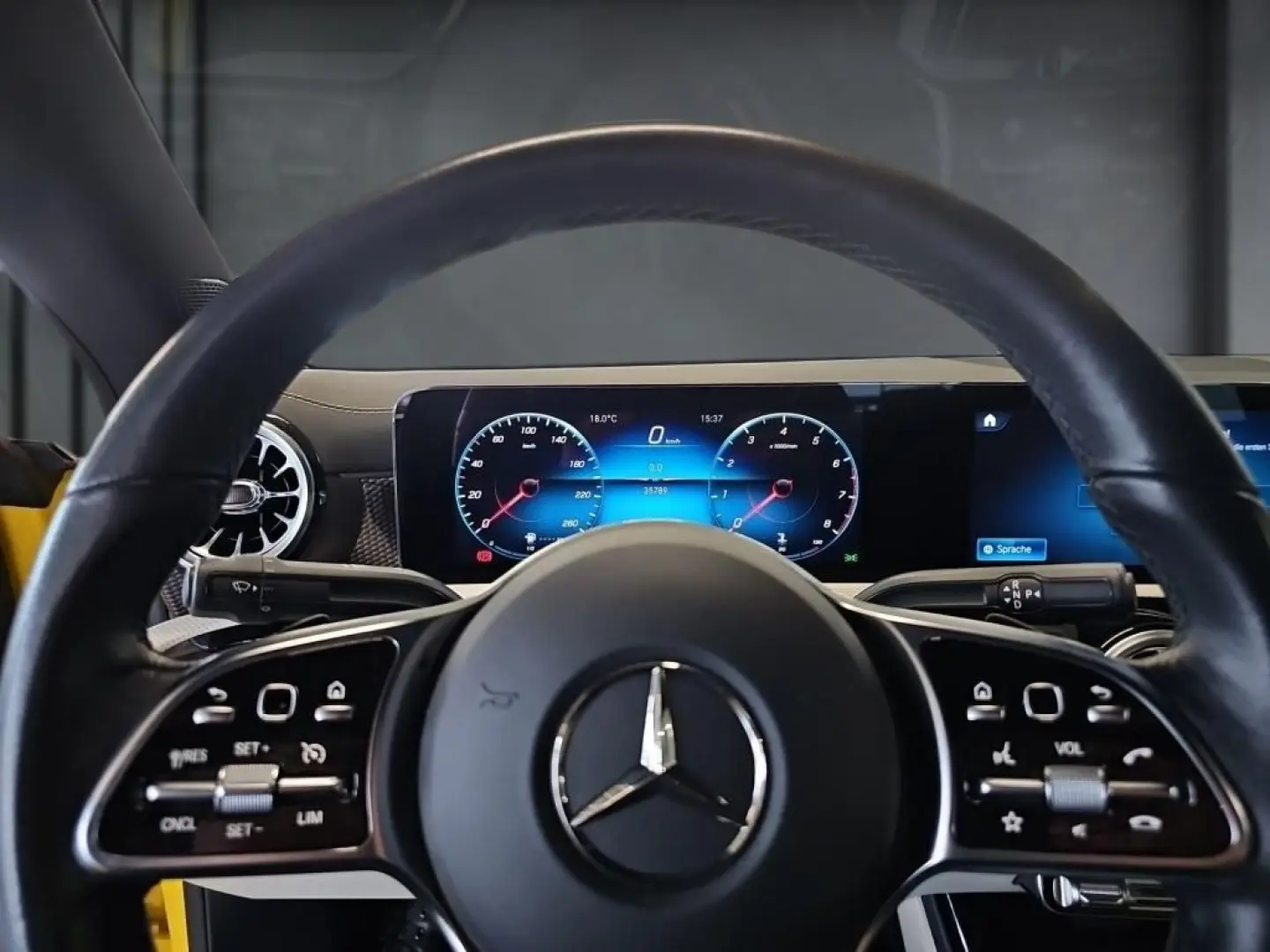 CLA 200 Coupé PROGRESSIVE PANO AMBIENTE KAMERA