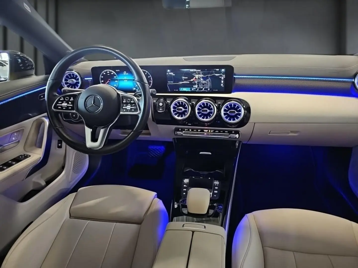 CLA 200 Coupé PROGRESSIVE PANO AMBIENTE KAMERA