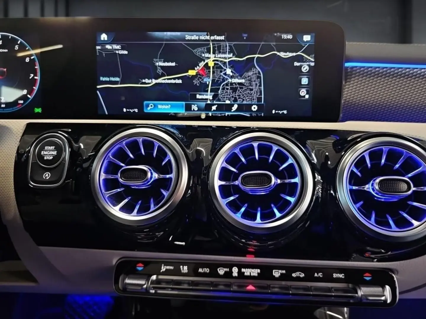 CLA 200 Coupé PROGRESSIVE PANO AMBIENTE KAMERA