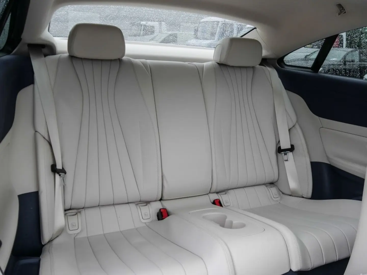 E 220 d Coupé  AMG NIGHT KEYL LED NAVI PANO KAM