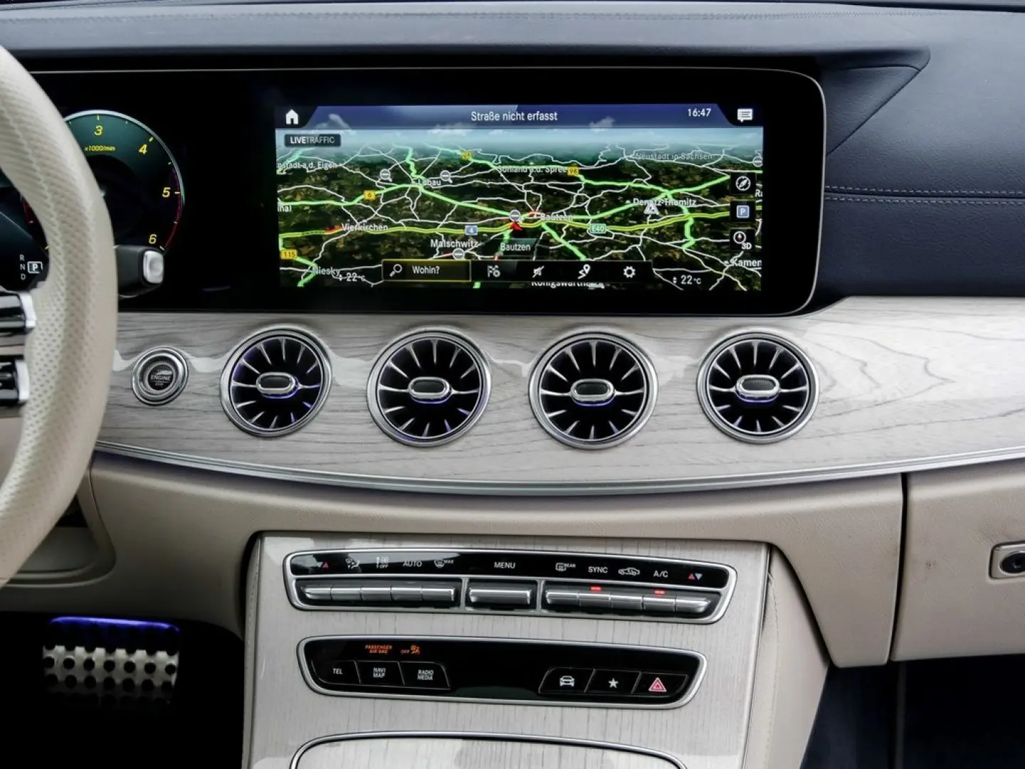 E 220 d Coupé  AMG NIGHT KEYL LED NAVI PANO KAM