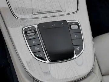 E 220 d Coupé  AMG NIGHT KEYL LED NAVI PANO KAM