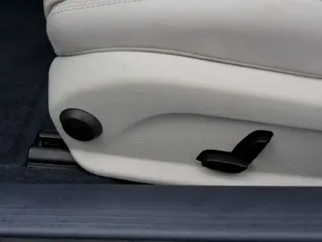 E 220 d Coupé  AMG NIGHT KEYL LED NAVI PANO KAM