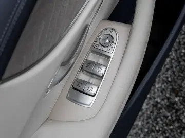 E 220 d Coupé  AMG NIGHT KEYL LED NAVI PANO KAM