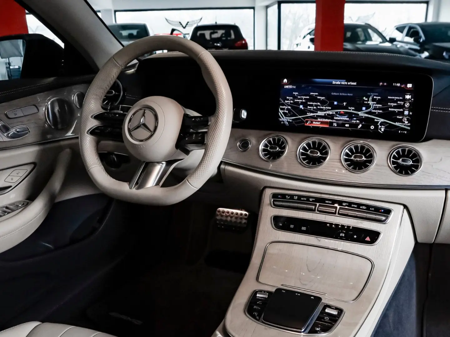 E 300 d AMG 4Matic   PANO-BURM-360 -MASSAGE