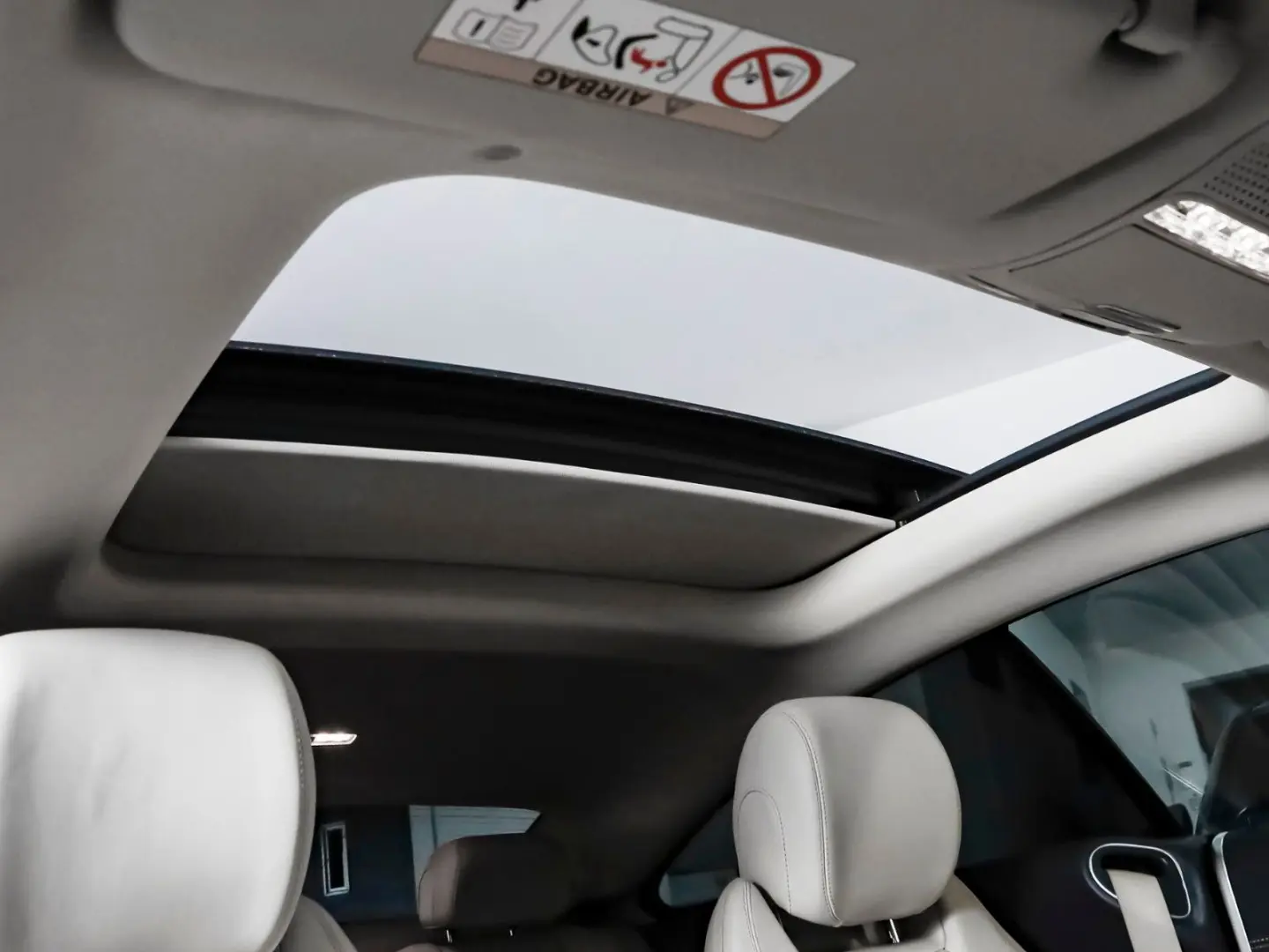 E 300 d AMG 4Matic   PANO-BURM-360 -MASSAGE