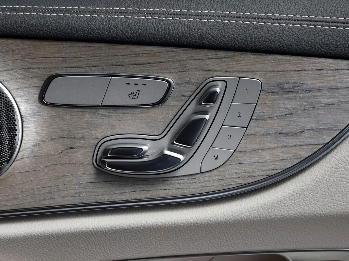 E 300 d AMG 4Matic   PANO-BURM-360 -MASSAGE