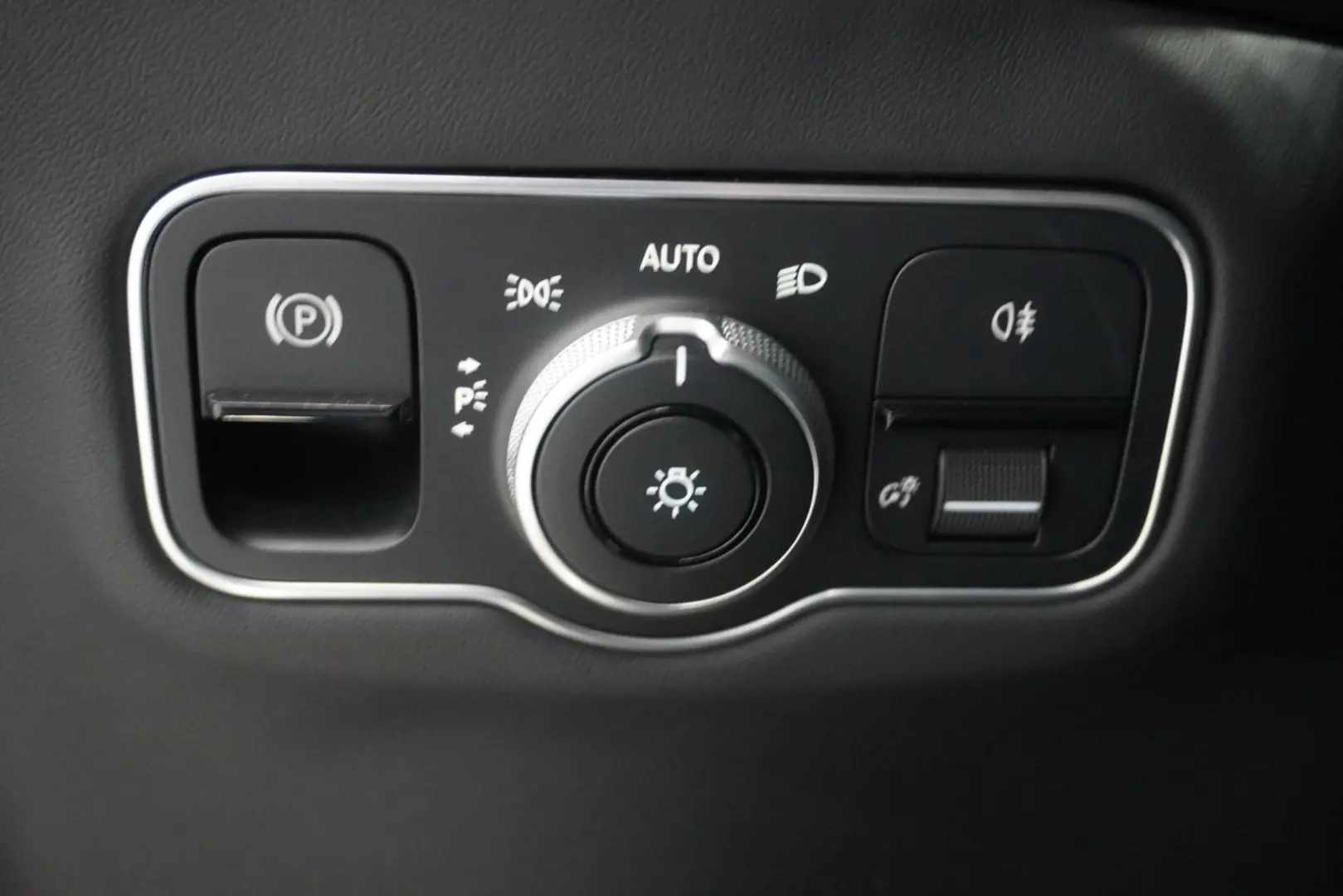 DBX 707  22  Jewellery Gloss Black Upper