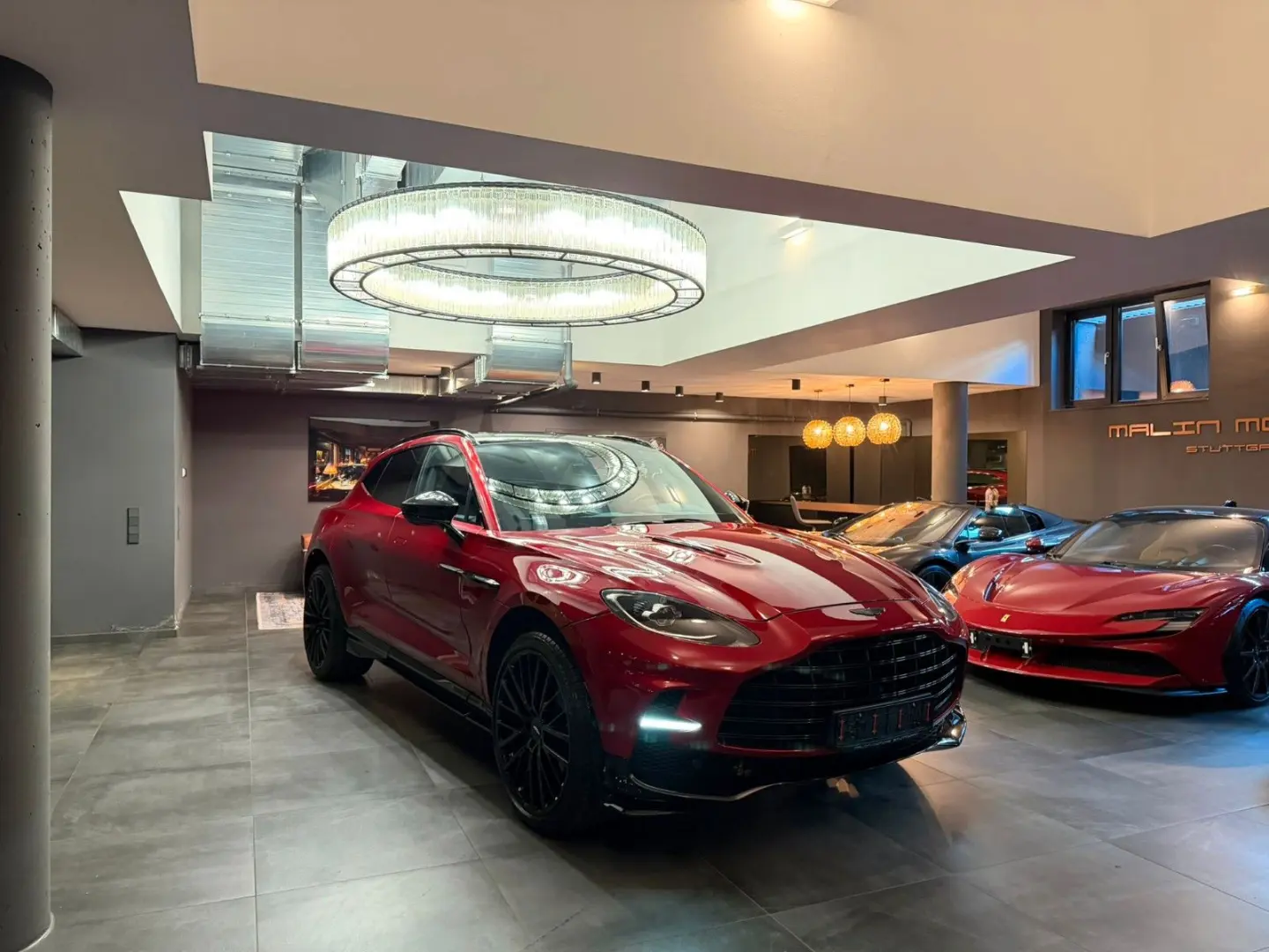 DBX 707 V8 CARBON Q-PAINT NIGHTPAKET 707PS