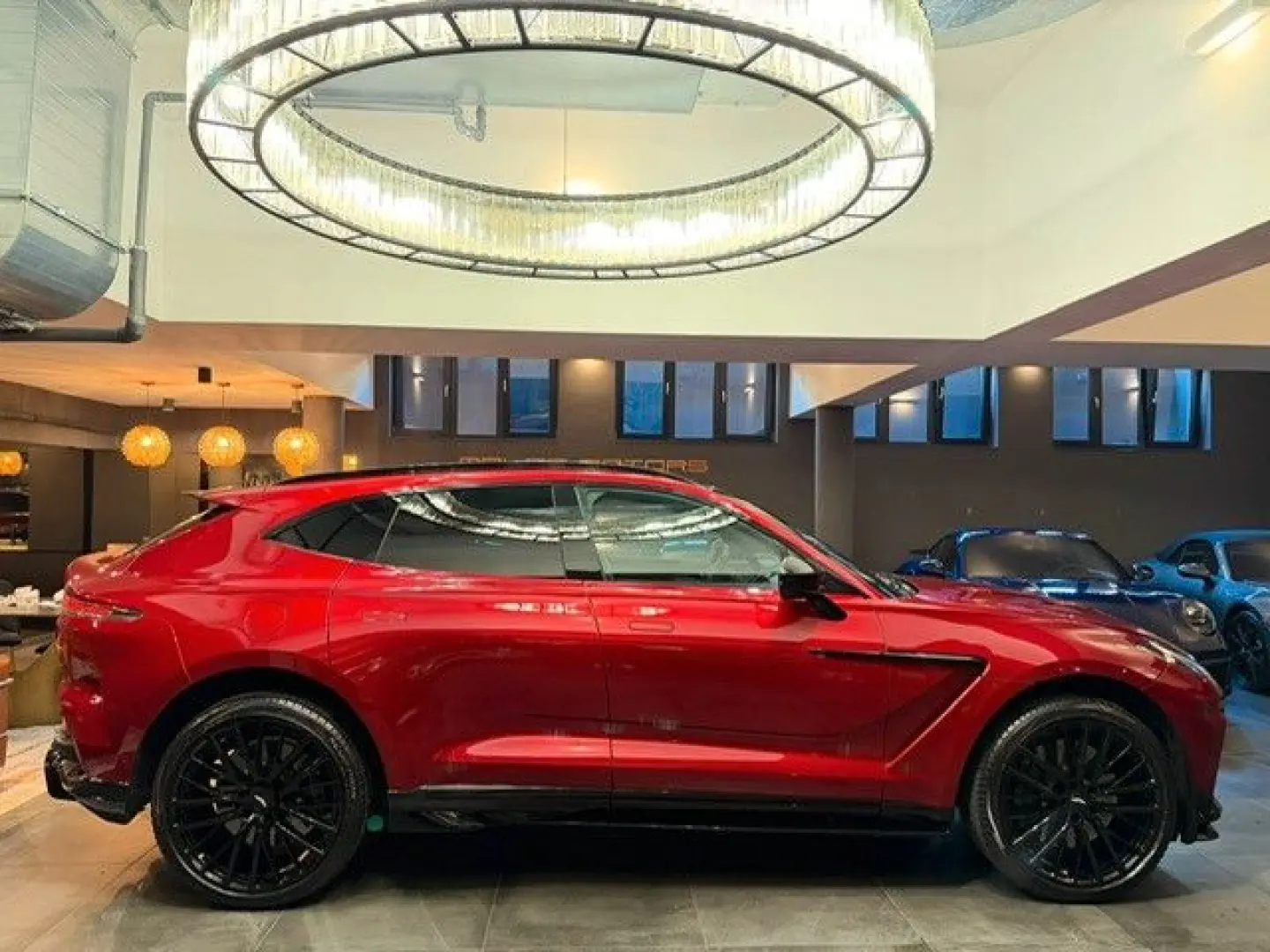 DBX 707 V8 CARBON Q-PAINT NIGHTPAKET 707PS