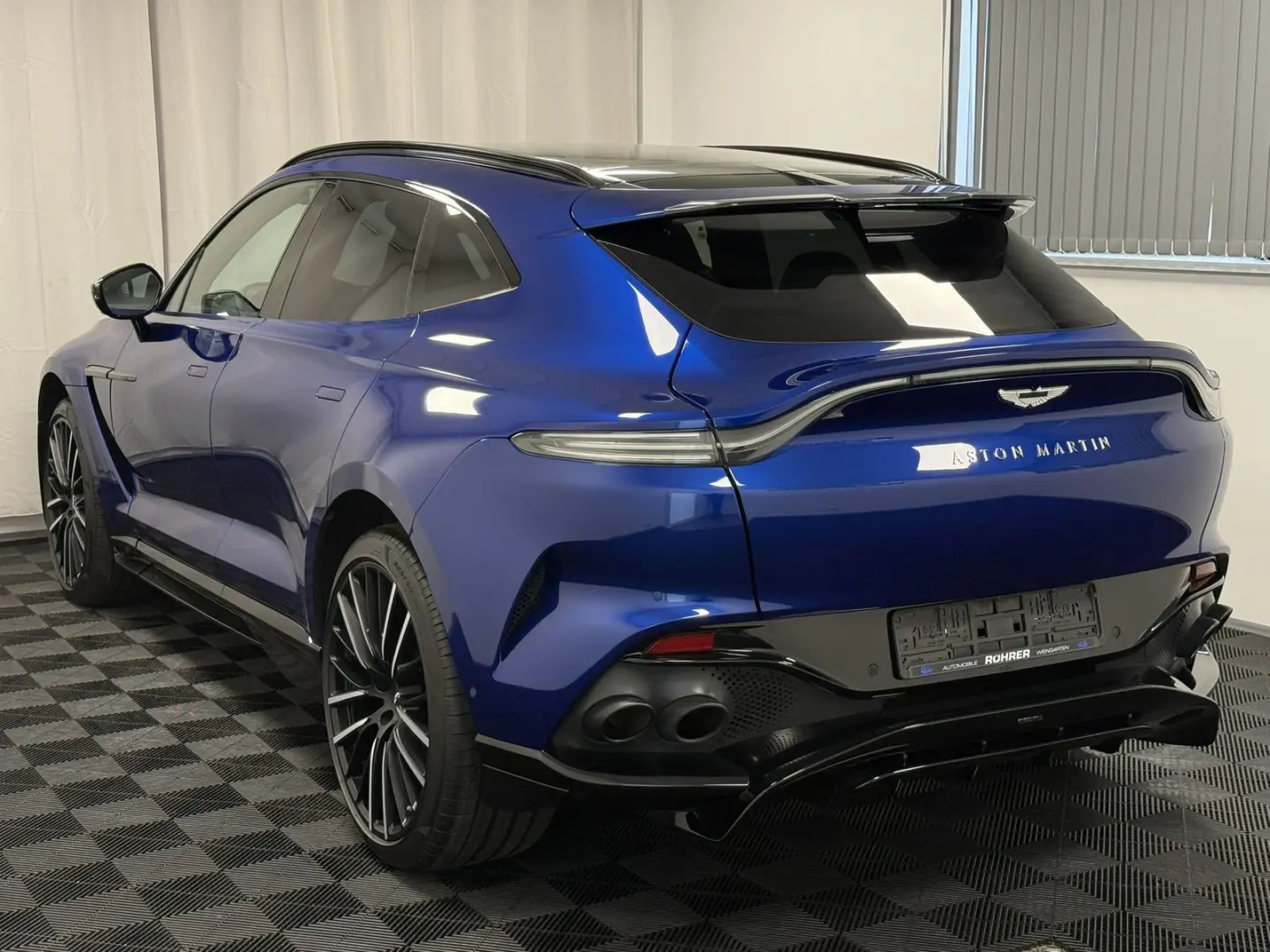 DBX 707   Ion Blue Signature Metallic   Carbon