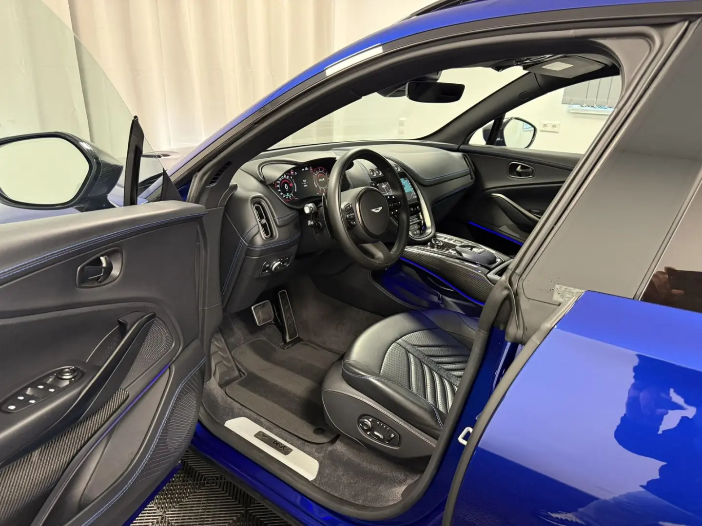 DBX 707   Ion Blue Signature Metallic   Carbon