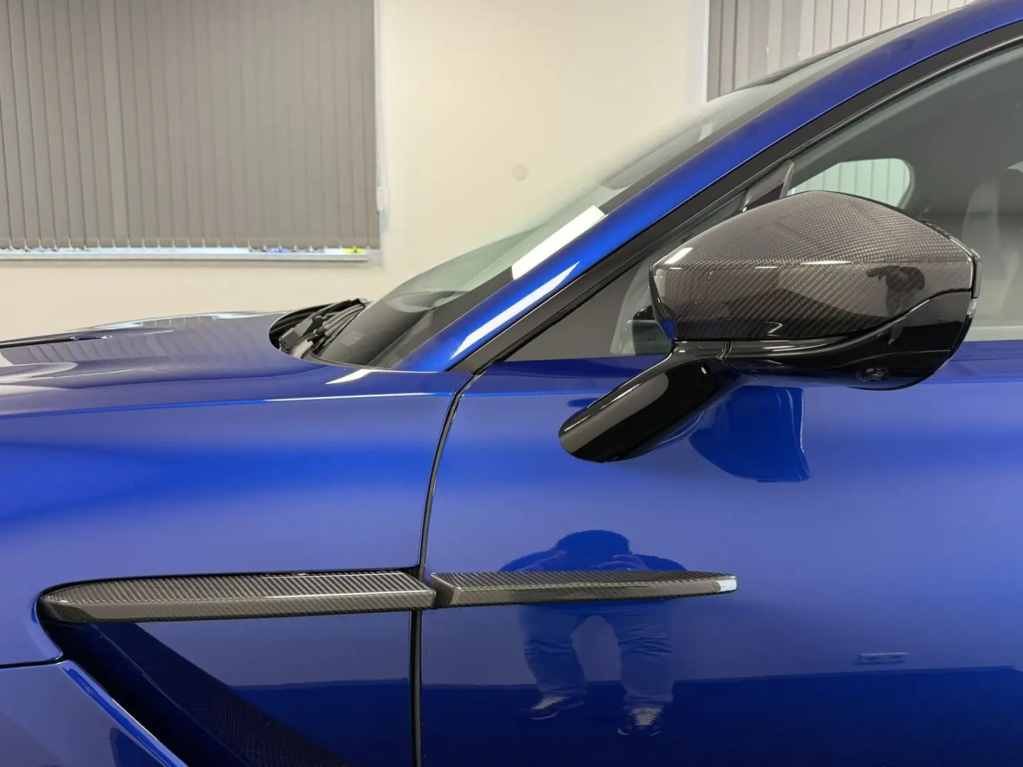 DBX 707   Ion Blue Signature Metallic   Carbon