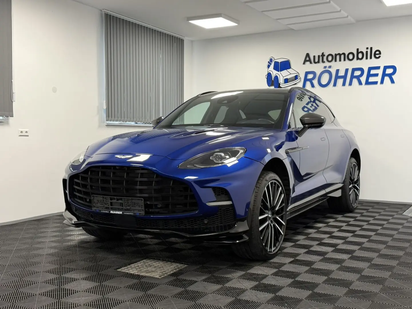 DBX 707   Ion Blue Signature Metallic   Carbon