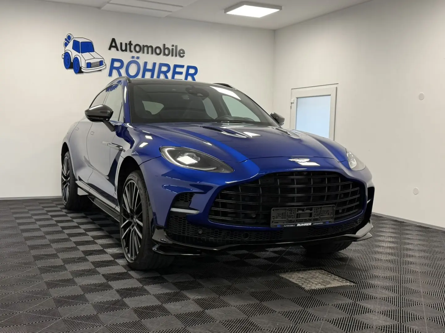 DBX 707   Ion Blue Signature Metallic   Carbon