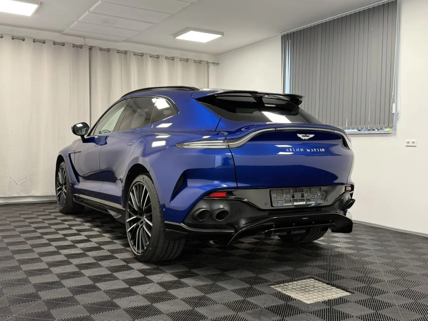 DBX 707   Ion Blue Signature Metallic   Carbon