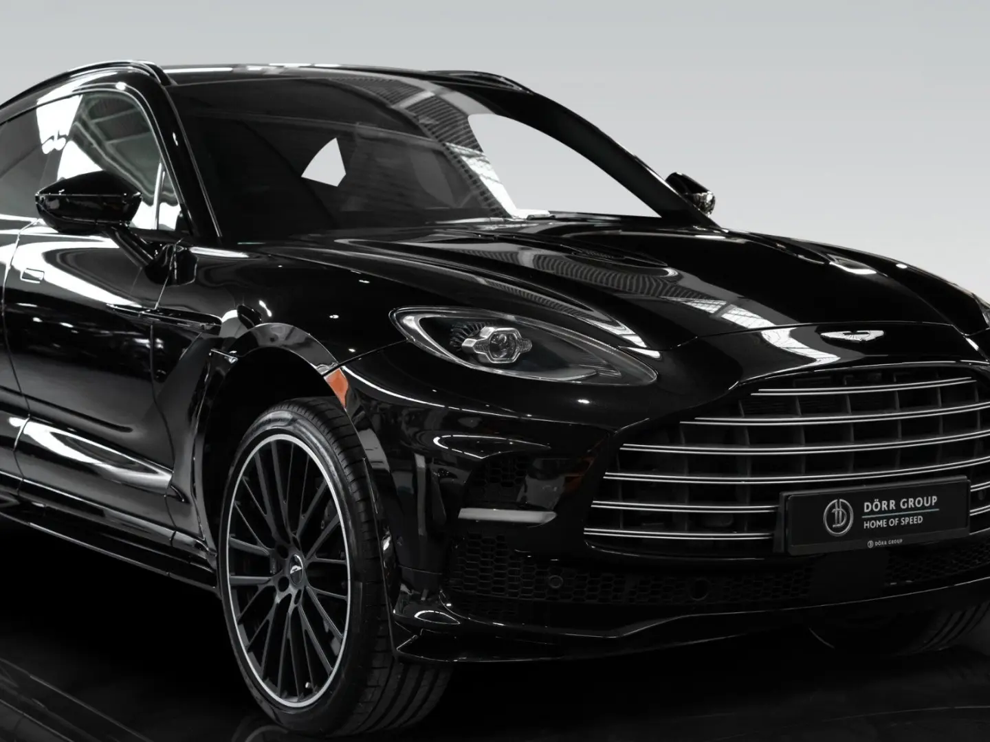 DBX 707   Q Carbon Interieur   Premium Audio