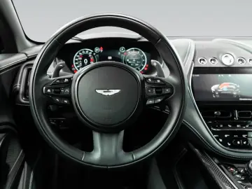 DBX 707   Q Carbon Interieur   Premium Audio