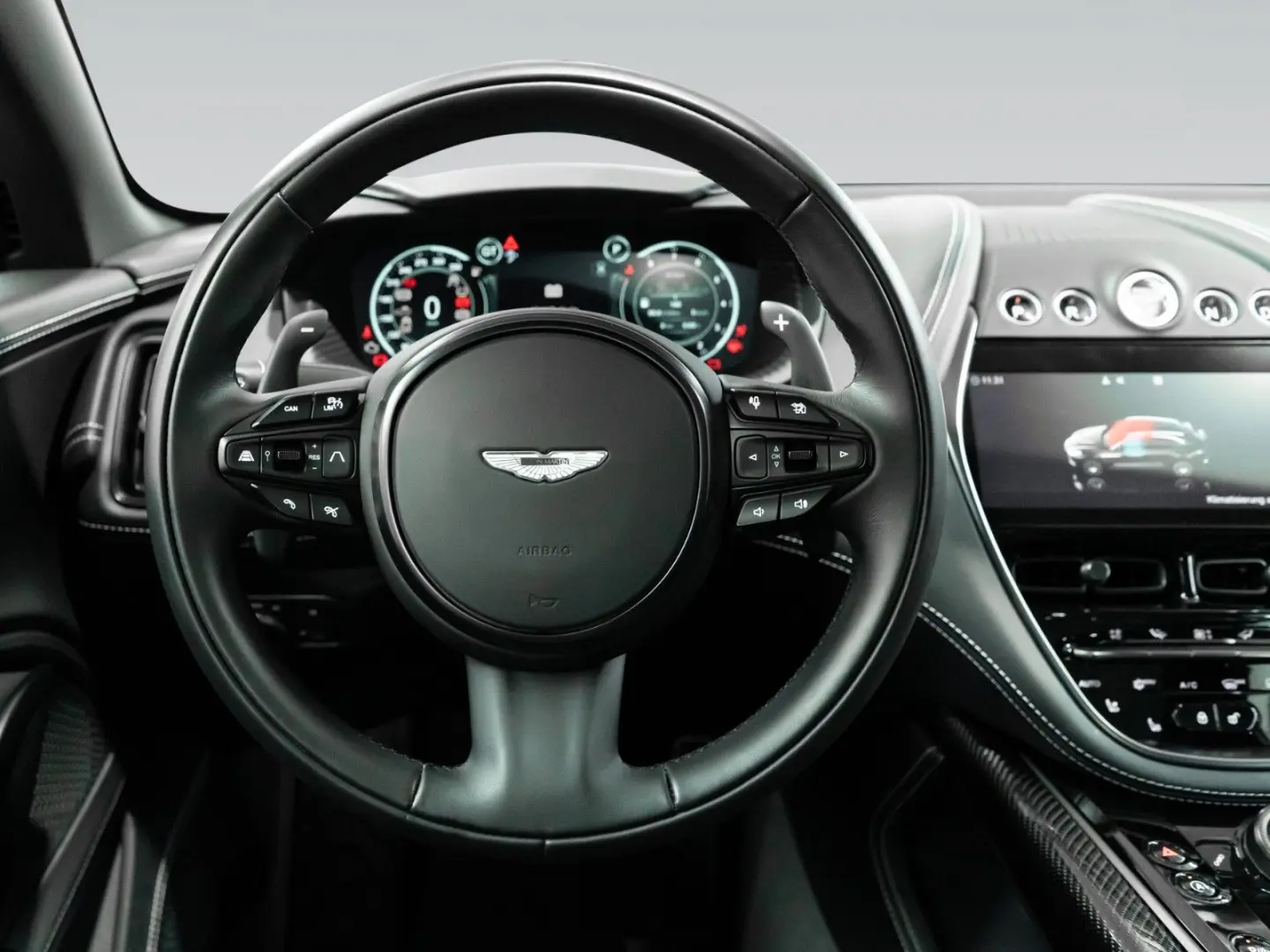 DBX 707   Q Carbon Interieur   Premium Audio