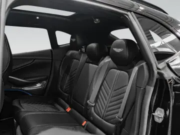 DBX 707   Q Carbon Interieur   Premium Audio